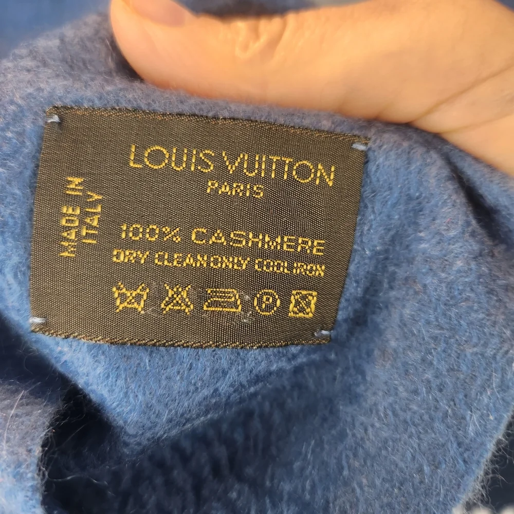 Louis Vuitton thick cashmere logo scarf in EUC - Picture 3 of 9